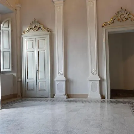 アパート Palazzo Augusto ピアチェンツァ